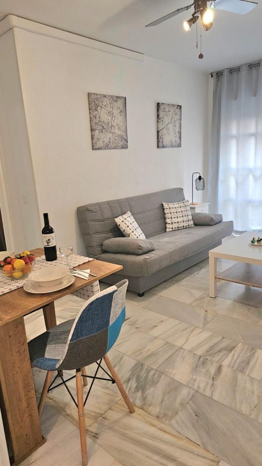Ideal Holiday Apartment One Bedroom City Center Malaga Exterior photo