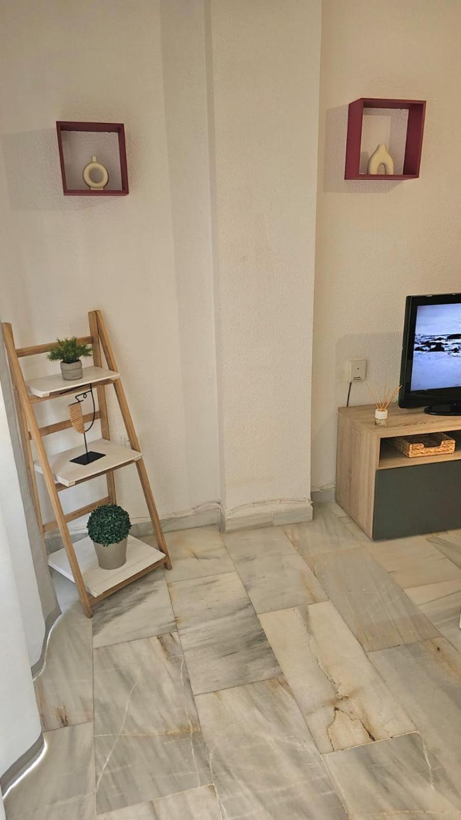 Ideal Holiday Apartment One Bedroom City Center Malaga Exterior photo