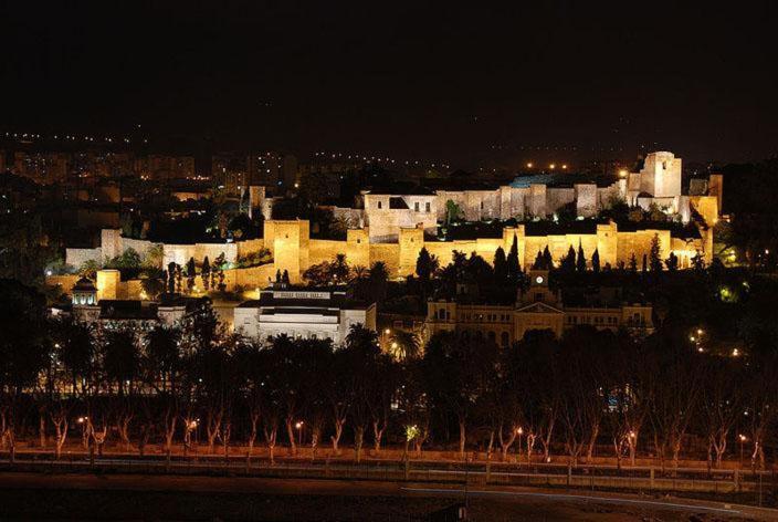 Ideal Holiday Apartment One Bedroom City Center Malaga Exterior photo